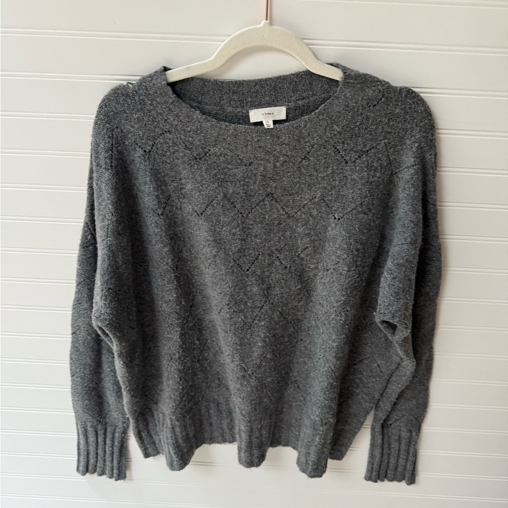 A Loves A Gray Crew Neck Sweater with Ribbed Detailing